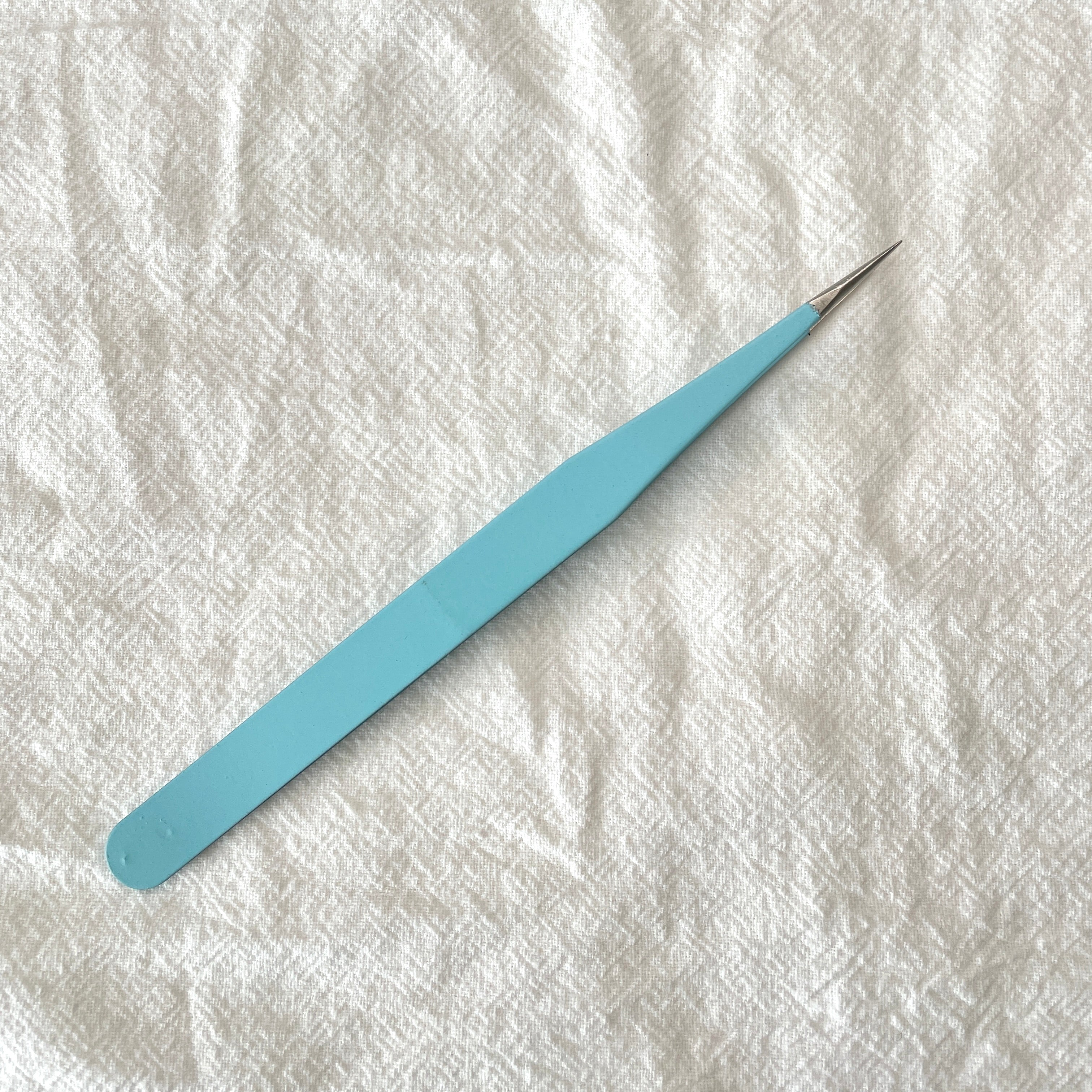 Curved Tweezer