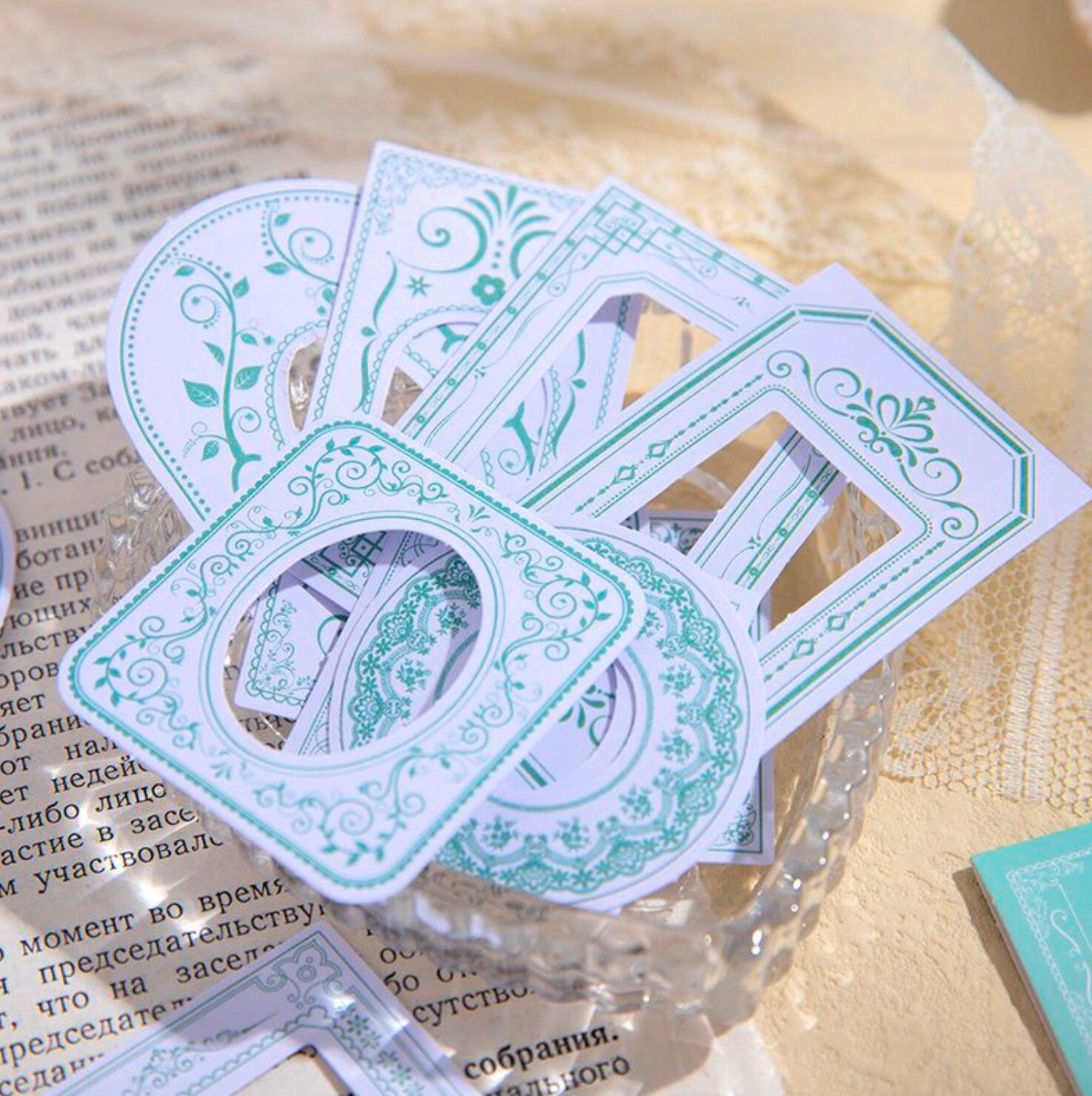 Small Lace Frame Paper